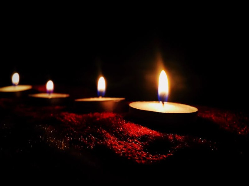 شمعة الزعفران والهيل الكبيرة